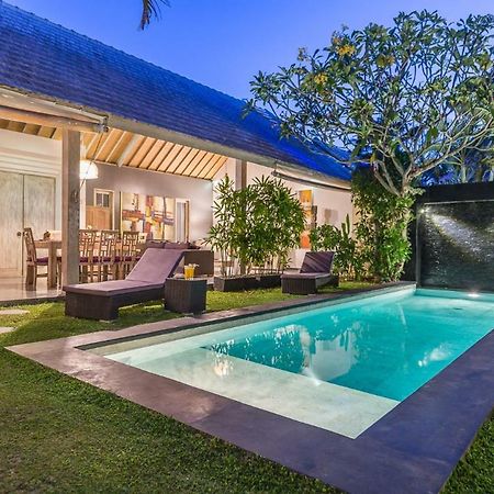 Villa Nuri Merah 1 Kerobokan Exterior foto